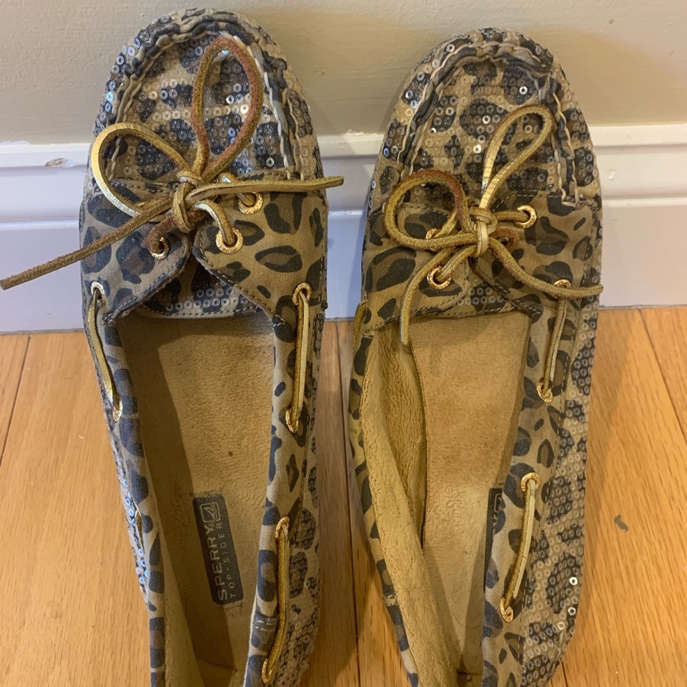 Women’s sperry shoes